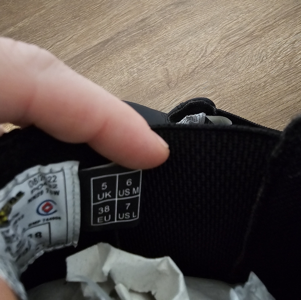 NWT Doc Martens - Picture 4 of 4